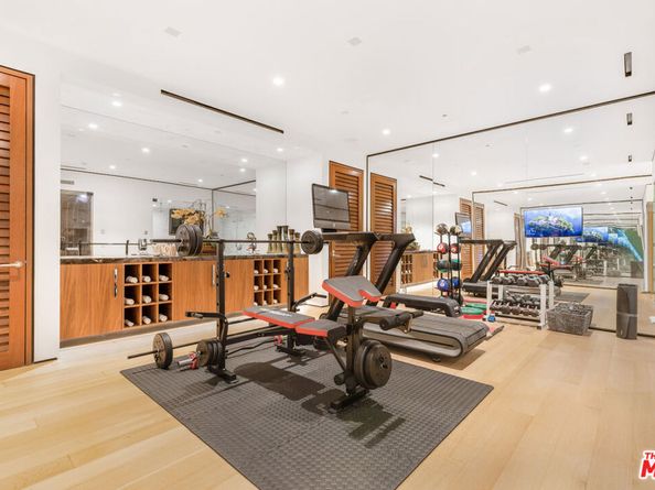 9410 Sierra Mar Place, Los Angeles CA 90069