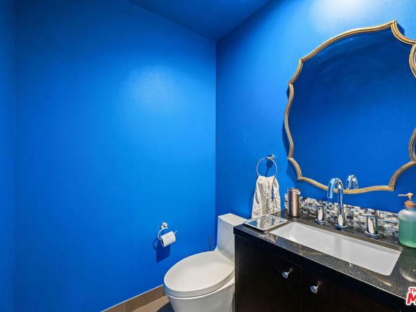 108 S Croft Avenue 102, Los Angeles CA 90048