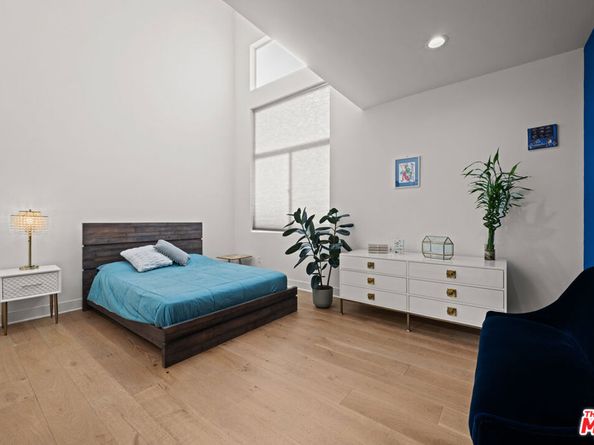 108 S Croft Avenue 102, Los Angeles CA 90048