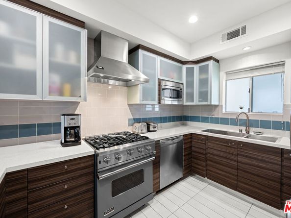 108 S Croft Avenue 102, Los Angeles CA 90048