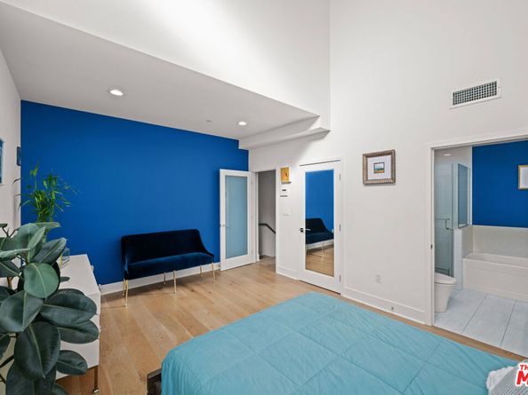 108 S Croft Avenue 102, Los Angeles CA 90048