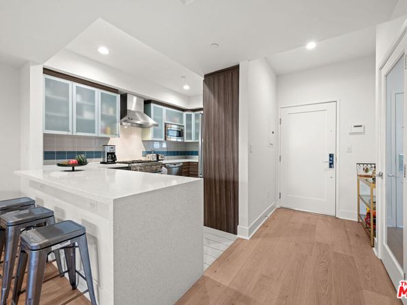 108 S Croft Avenue 102, Los Angeles CA 90048