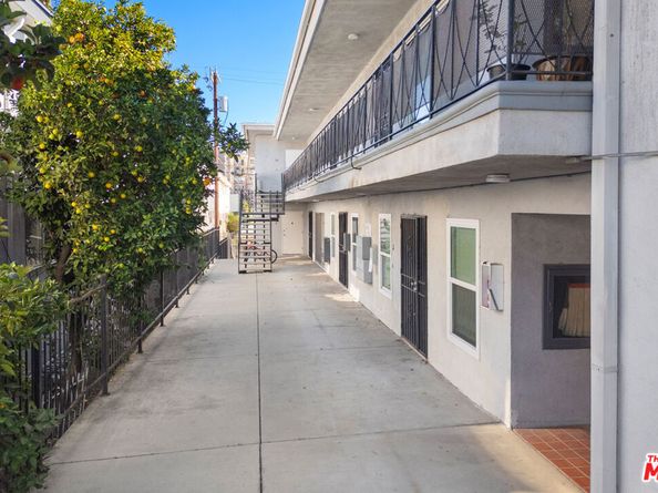 406 S St Andrews Place, Los Angeles CA 90020