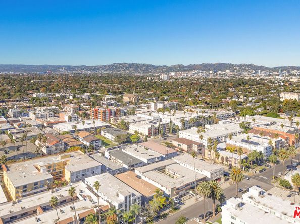 406 S St Andrews Place, Los Angeles CA 90020