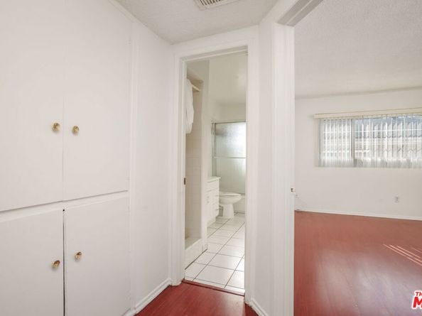 406 S St Andrews Place, Los Angeles CA 90020