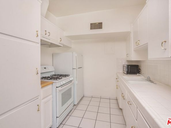 406 S St Andrews Place, Los Angeles CA 90020