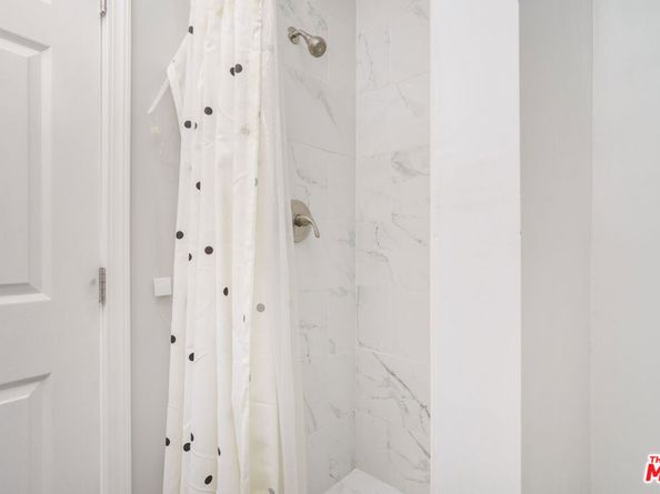 406 S St Andrews Place, Los Angeles CA 90020