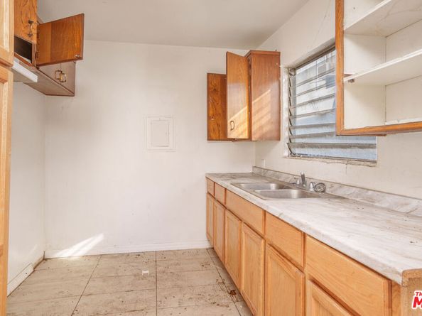 406 S St Andrews Place, Los Angeles CA 90020