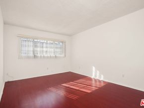 406 S St Andrews Place, Los Angeles CA 90020