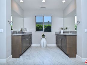 14608 Mccormick Street, Sherman Oaks CA 91411