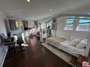 379 N Wilton Place, Los Angeles CA 90004