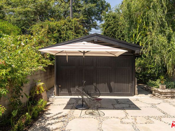 379 N Wilton Place, Los Angeles CA 90004