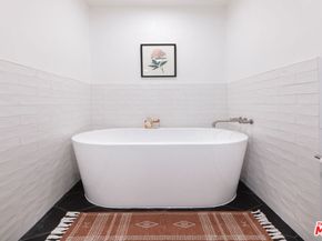 839 Larrabee Street 6, West Hollywood CA 90069