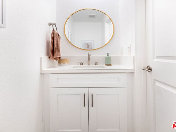 839 Larrabee Street 6, West Hollywood CA 90069