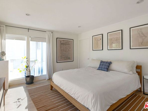 1530 Allesandro Street, Los Angeles CA 90026