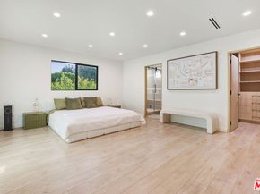 16823 Valerio Street, Lake Balboa CA 91406