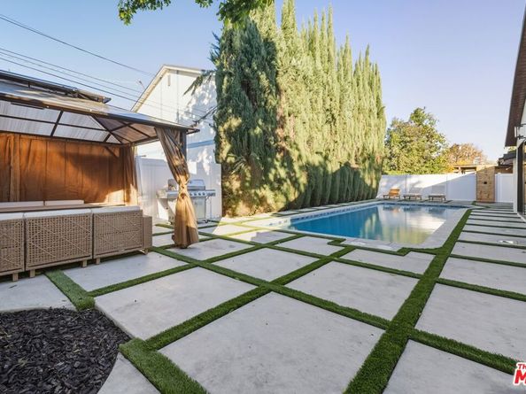 16823 Valerio Street, Lake Balboa CA 91406