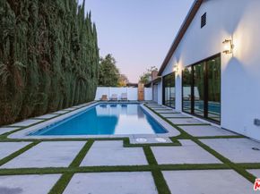 16823 Valerio Street, Lake Balboa CA 91406