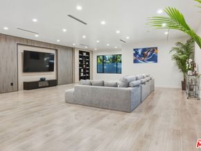 16823 Valerio Street, Lake Balboa CA 91406