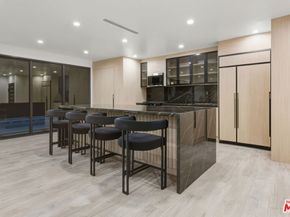 16823 Valerio Street, Lake Balboa CA 91406