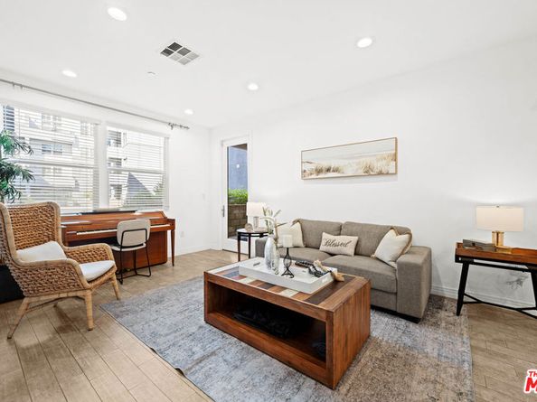 7100 Playa Vista Drive 120, Playa Vista CA 90094