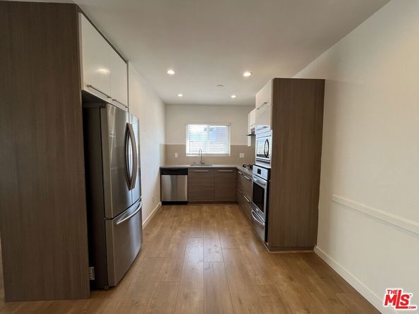 561 N Sweetzer Avenue, West Hollywood CA 90048