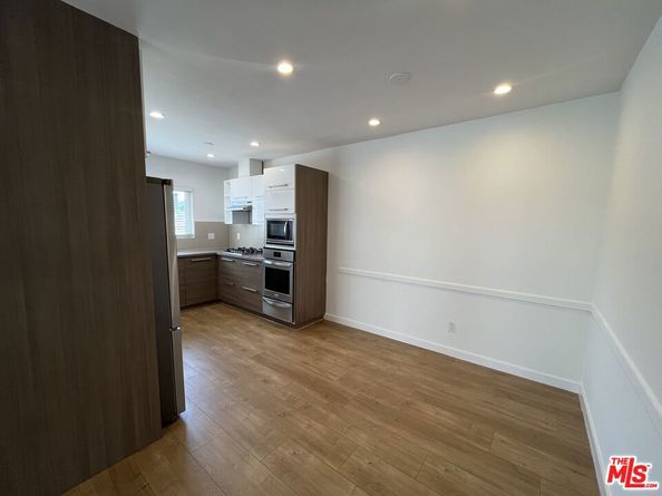 561 N Sweetzer Avenue, West Hollywood CA 90048