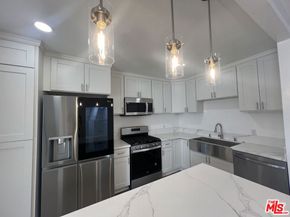 561 N Sweetzer Avenue, West Hollywood CA 90048