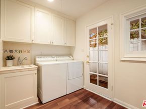 15550 Valley Vista Boulevard, Encino CA 91436