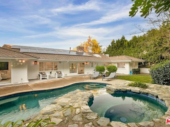 15550 Valley Vista Boulevard, Encino CA 91436