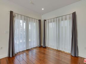 918 S Wooster Street 1, Los Angeles CA 90035