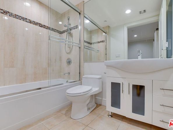 918 S Wooster Street 1, Los Angeles CA 90035