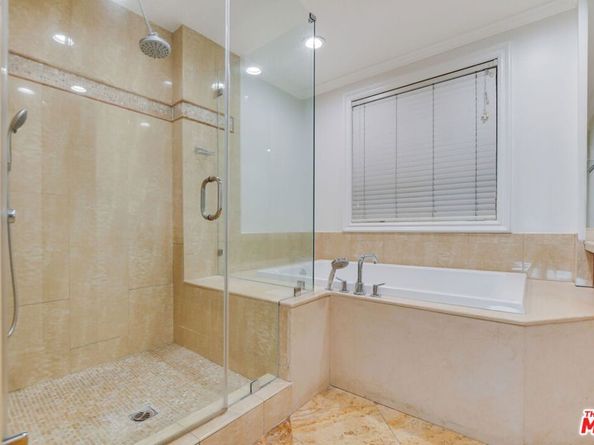 918 S Wooster Street 1, Los Angeles CA 90035