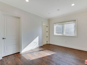 918 S Wooster Street 1, Los Angeles CA 90035