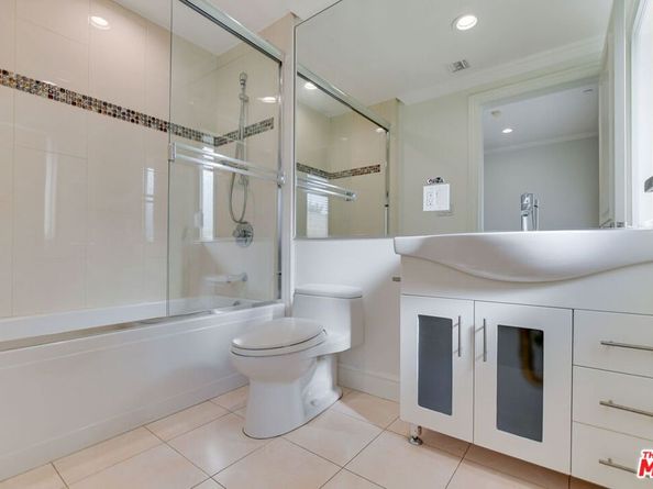 918 S Wooster Street 1, Los Angeles CA 90035