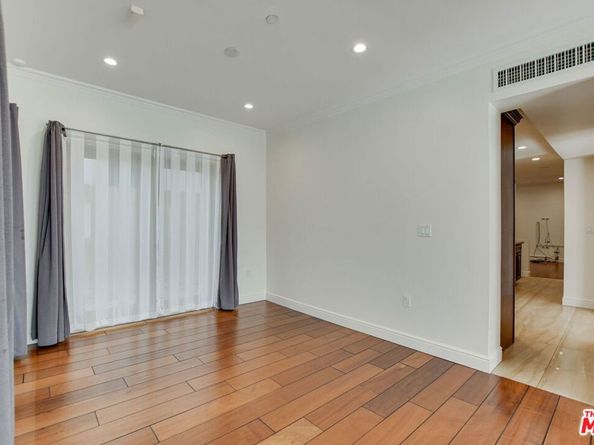 918 S Wooster Street 1, Los Angeles CA 90035