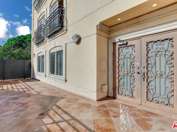 918 S Wooster Street 1, Los Angeles CA 90035