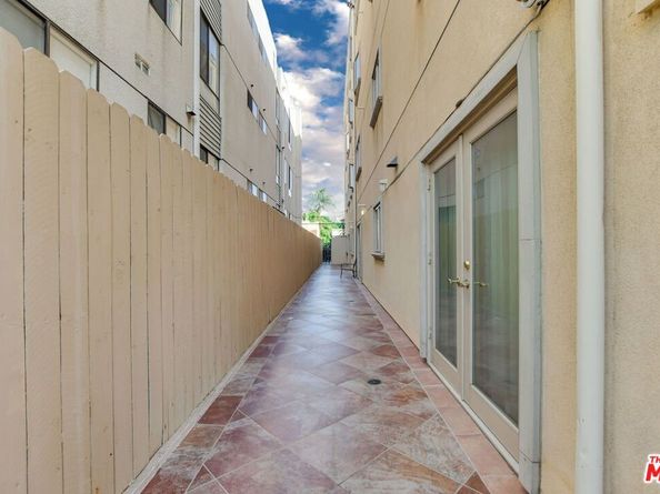 918 S Wooster Street 1, Los Angeles CA 90035