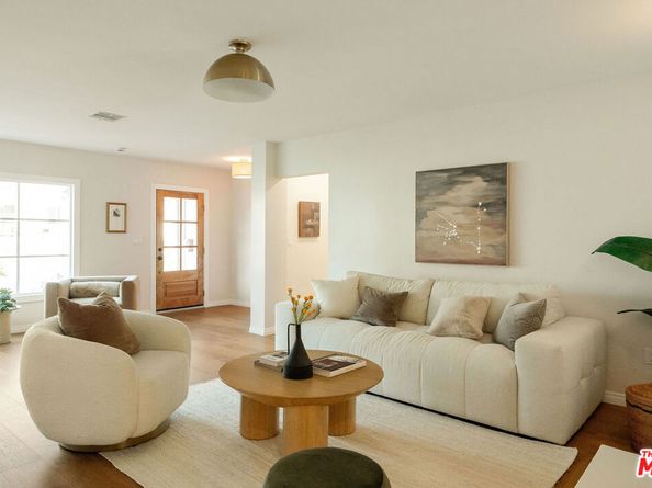 5103 Parkglen Avenue, Los Angeles CA 90043