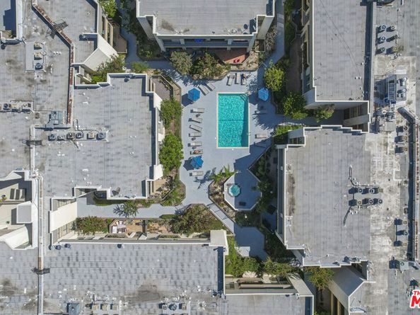 750 S Spaulding Avenue 312, Los Angeles CA 90036