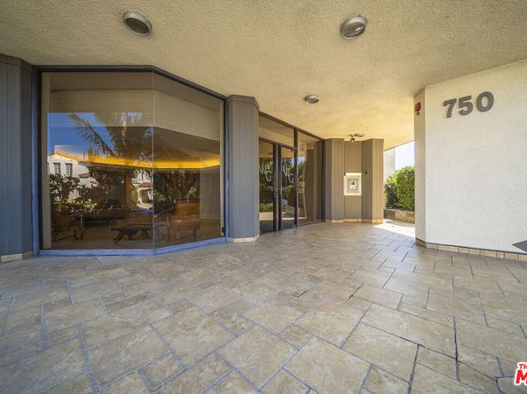 750 S Spaulding Avenue 312, Los Angeles CA 90036