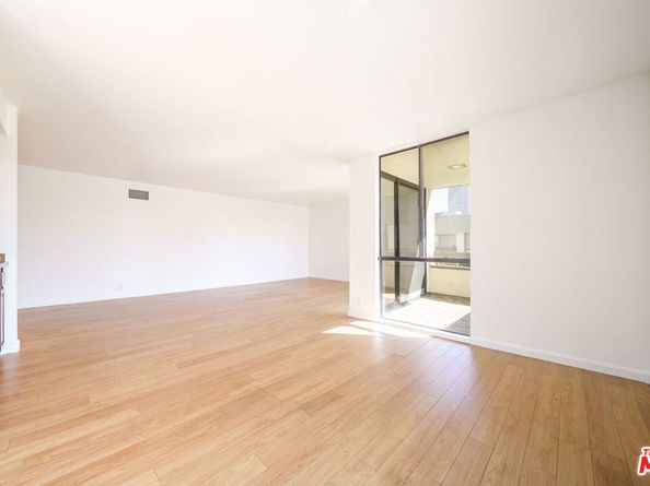 750 S Spaulding Avenue 312, Los Angeles CA 90036
