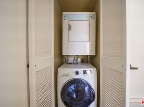 750 S Spaulding Avenue 312, Los Angeles CA 90036