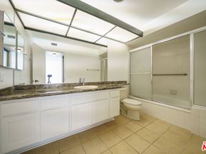 750 S Spaulding Avenue 312, Los Angeles CA 90036