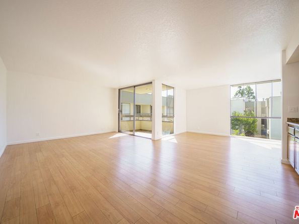 750 S Spaulding Avenue 312, Los Angeles CA 90036