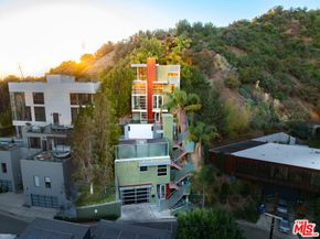 2738 Rinconia Drive, Los Angeles CA 90068