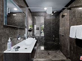 2738 Rinconia Drive, Los Angeles CA 90068