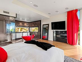 2738 Rinconia Drive, Los Angeles CA 90068