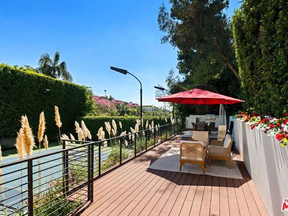 9240 Warbler Way, Los Angeles CA 90069
