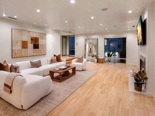 9240 Warbler Way, Los Angeles CA 90069